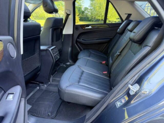 Серый Мерседес ГЛЕ-Класс, объемом двигателя 3.5 л и пробегом 78 тыс. км за 10000 $, фото 14 на Automoto.ua