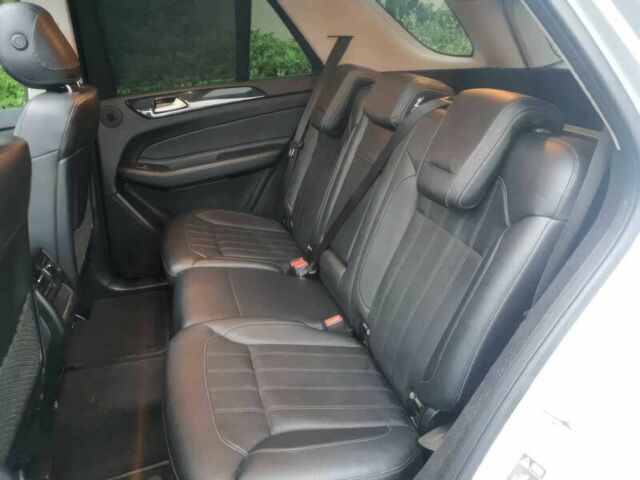 Мерседес ГЛЕ-Клас 2016 у Хмельницькому на Automoto.ua Сірий Мерседес ГЛЕ-Клас, об'ємом двигуна 3.5 л та пробігом 76 тис. км за 9700 $, фото 11 на Automoto.ua