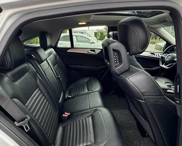 Мерседес ГЛЕ-Клас 2016 у Дніпро (Дніпропетровську) на Automoto.ua Сірий Мерседес ГЛЕ-Клас, об'ємом двигуна 2.99 л та пробігом 166 тис. км за 41500 $, фото 20 на Automoto.ua