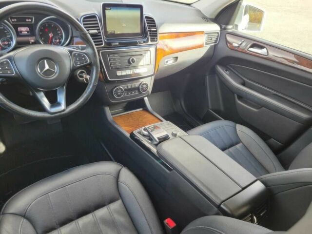 Серый Мерседес ГЛЕ-Класс, объемом двигателя 3.5 л и пробегом 77 тыс. км за 4500 $, фото 9 на Automoto.ua