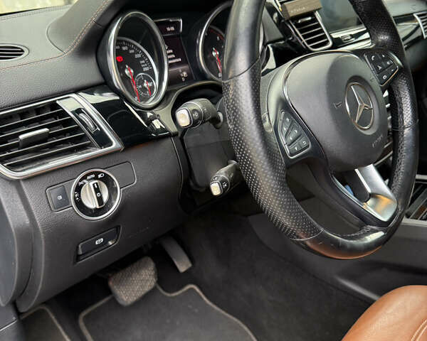 Серый Мерседес ГЛЕ-Класс, объемом двигателя 2.99 л и пробегом 194 тыс. км за 46000 $, фото 23 на Automoto.ua