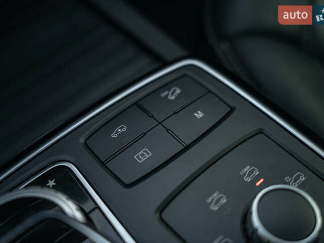 Серый Мерседес ГЛЕ-Класс, объемом двигателя 2.99 л и пробегом 253 тыс. км за 37500 $, фото 37 на Automoto.ua