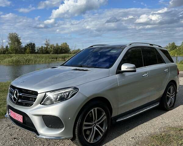 Серый Мерседес ГЛЕ-Класс, объемом двигателя 2.99 л и пробегом 176 тыс. км за 33900 $, фото 3 на Automoto.ua