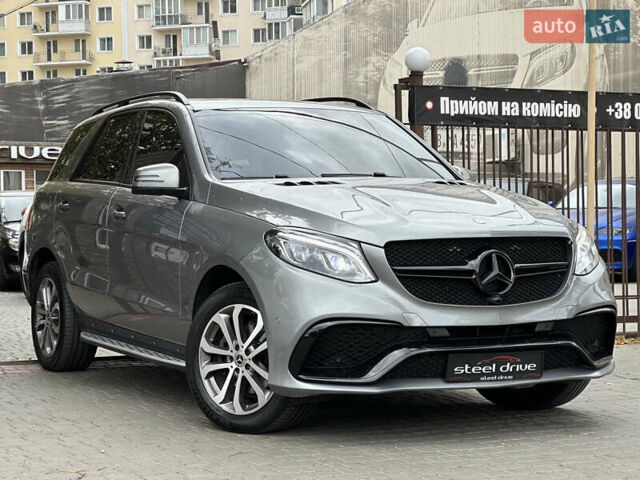 Серый Мерседес ГЛЕ-Класс, объемом двигателя 3.5 л и пробегом 168 тыс. км за 25899 $, фото 2 на Automoto.ua