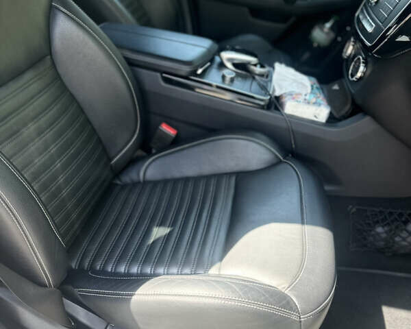 Мерседес ГЛЕ-Клас 2016 у Черкасах на Automoto.ua Сірий Мерседес ГЛЕ-Клас, об'ємом двигуна 2.99 л та пробігом 144 тис. км за 36500 $, фото 16 на Automoto.ua