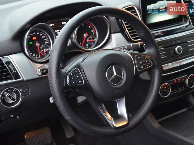 Серый Мерседес ГЛЕ-Класс, объемом двигателя 2.2 л и пробегом 211 тыс. км за 26600 $, фото 46 на Automoto.ua