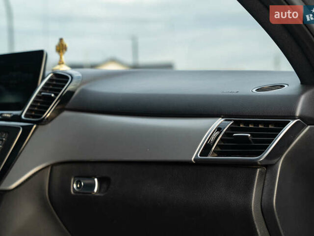 Серый Мерседес ГЛЕ-Класс, объемом двигателя 2.99 л и пробегом 253 тыс. км за 37500 $, фото 39 на Automoto.ua