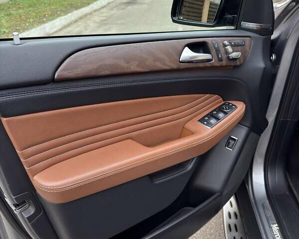 Серый Мерседес ГЛЕ-Класс, объемом двигателя 2.99 л и пробегом 169 тыс. км за 49350 $, фото 12 на Automoto.ua