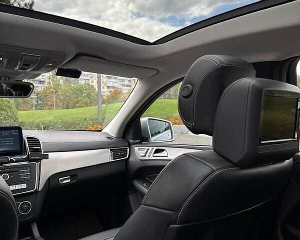 Мерседес ГЛЕ-Клас 2016 у Дніпро (Дніпропетровську) на Automoto.ua Сірий Мерседес ГЛЕ-Клас, об'ємом двигуна 2.99 л та пробігом 166 тис. км за 41500 $, фото 17 на Automoto.ua