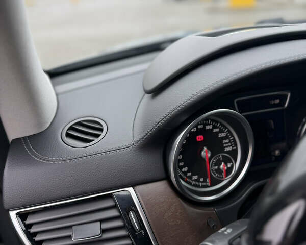 Серый Мерседес ГЛЕ-Класс, объемом двигателя 3 л и пробегом 174 тыс. км за 34500 $, фото 6 на Automoto.ua