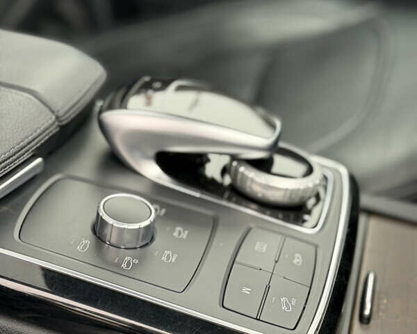 Серый Мерседес ГЛЕ-Класс, объемом двигателя 3 л и пробегом 174 тыс. км за 34500 $, фото 27 на Automoto.ua