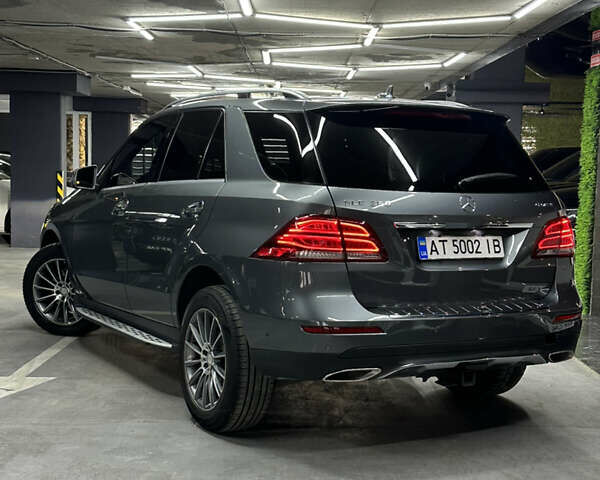 Серый Мерседес ГЛЕ-Класс, объемом двигателя 3.5 л и пробегом 170 тыс. км за 25999 $, фото 1 на Automoto.ua