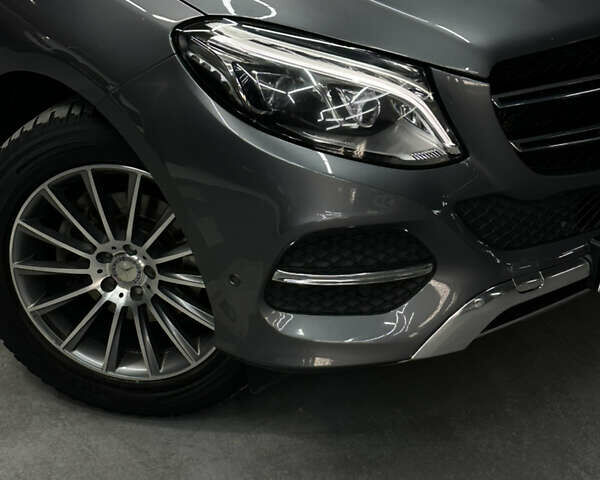 Серый Мерседес ГЛЕ-Класс, объемом двигателя 3.5 л и пробегом 170 тыс. км за 25999 $, фото 2 на Automoto.ua