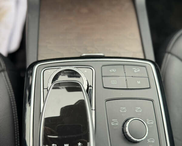 Серый Мерседес ГЛЕ-Класс, объемом двигателя 3 л и пробегом 174 тыс. км за 34500 $, фото 41 на Automoto.ua