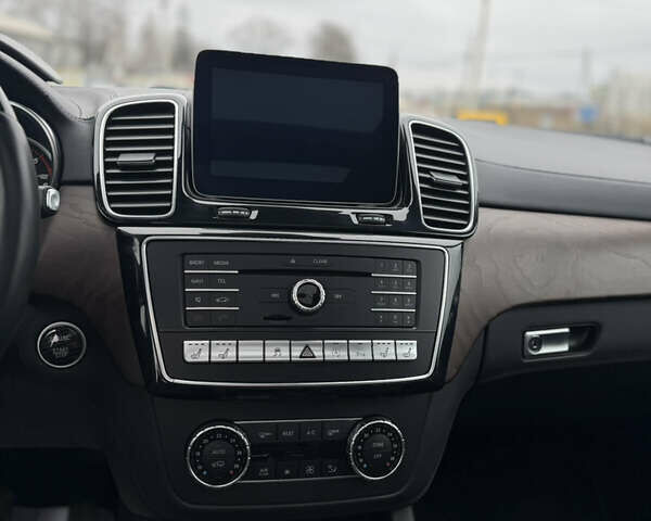 Серый Мерседес ГЛЕ-Класс, объемом двигателя 3 л и пробегом 174 тыс. км за 34500 $, фото 44 на Automoto.ua