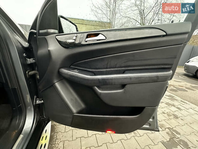 Сірий Мерседес ГЛЕ-Клас, об'ємом двигуна 3.5 л та пробігом 70 тис. км за 33500 $, фото 35 на Automoto.ua