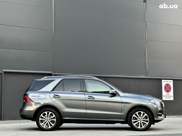 Серый Мерседес ГЛЕ-Класс, объемом двигателя 3 л и пробегом 27 тыс. км за 47770 $, фото 3 на Automoto.ua
