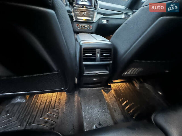 Сірий Мерседес ГЛЕ-Клас, об'ємом двигуна 3.5 л та пробігом 70 тис. км за 33500 $, фото 26 на Automoto.ua