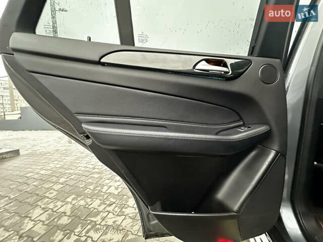 Сірий Мерседес ГЛЕ-Клас, об'ємом двигуна 3.5 л та пробігом 70 тис. км за 33500 $, фото 24 на Automoto.ua