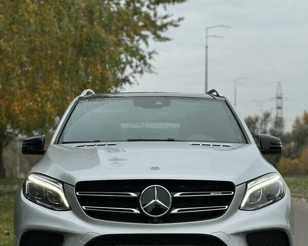 Серый Мерседес ГЛЕ-Класс, объемом двигателя 3 л и пробегом 157 тыс. км за 35900 $, фото 1 на Automoto.ua