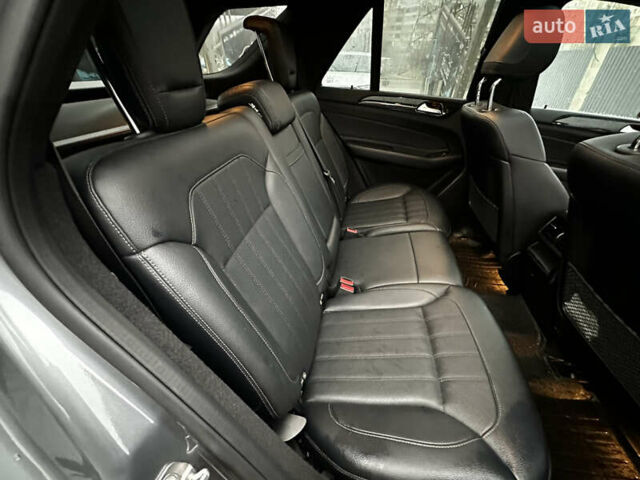 Сірий Мерседес ГЛЕ-Клас, об'ємом двигуна 3.5 л та пробігом 70 тис. км за 33500 $, фото 33 на Automoto.ua