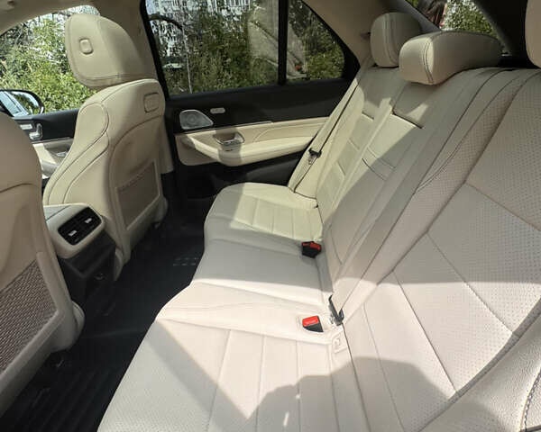 Мерседес ГЛЕ-Класс 2019 в Киеве на Automoto.ua Серый Мерседес ГЛЕ-Класс, объемом двигателя 1.99 л и пробегом 23 тыс. км за 46500 $, фото 10 на Automoto.ua