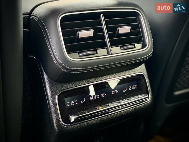 Мерседес ГЛЕ-Класс 2020 в Киеве на Automoto.ua Серый Мерседес ГЛЕ-Класс, объемом двигателя 3.98 л и пробегом 102 тыс. км за 96000 $, фото 32 на Automoto.ua