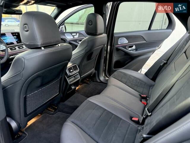 Серый Мерседес ГЛЕ-Класс, объемом двигателя 1.95 л и пробегом 75 тыс. км за 73900 $, фото 47 на Automoto.ua