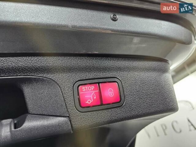 Серый Мерседес ГЛЕ-Класс, объемом двигателя 1.95 л и пробегом 152 тыс. км за 87777 $, фото 12 на Automoto.ua