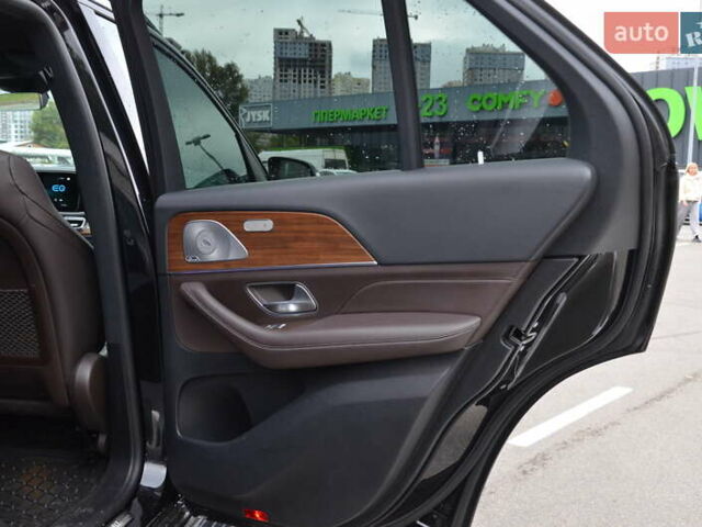 Серый Мерседес ГЛЕ-Класс, объемом двигателя 2 л и пробегом 82 тыс. км за 71999 $, фото 48 на Automoto.ua