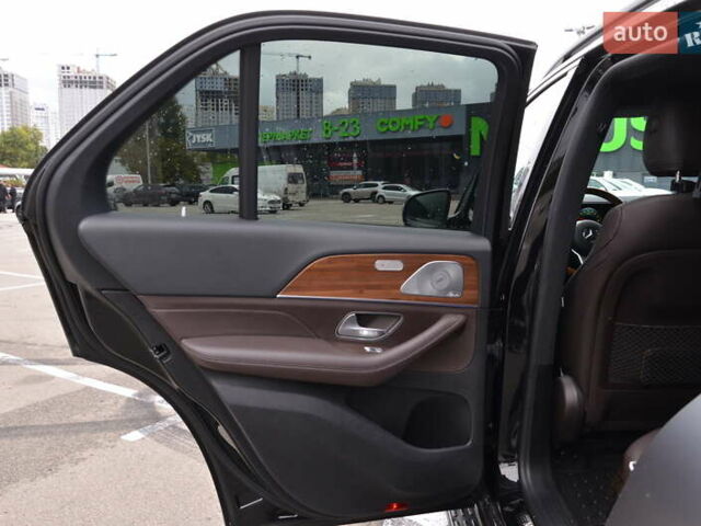 Серый Мерседес ГЛЕ-Класс, объемом двигателя 2 л и пробегом 82 тыс. км за 71999 $, фото 42 на Automoto.ua