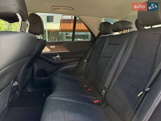 Серый Мерседес ГЛЕ-Класс, объемом двигателя 1.95 л и пробегом 67 тыс. км за 71800 $, фото 55 на Automoto.ua