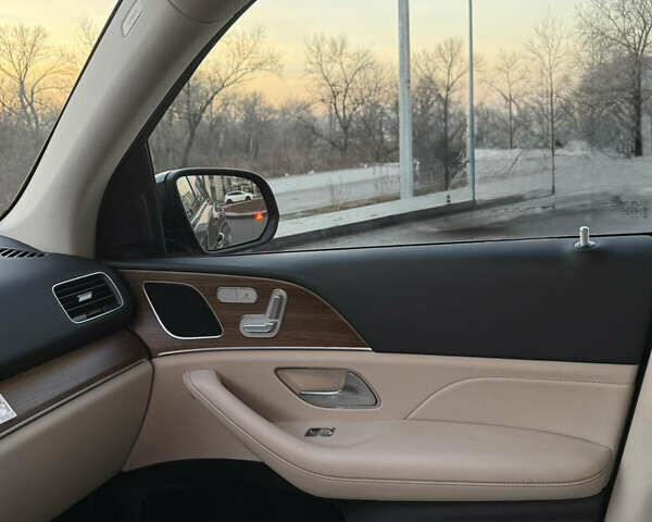 Серый Мерседес ГЛЕ-Класс, объемом двигателя 1.99 л и пробегом 37 тыс. км за 77999 $, фото 16 на Automoto.ua