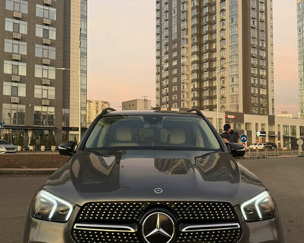 Серый Мерседес ГЛЕ-Класс, объемом двигателя 1.99 л и пробегом 37 тыс. км за 77999 $, фото 6 на Automoto.ua