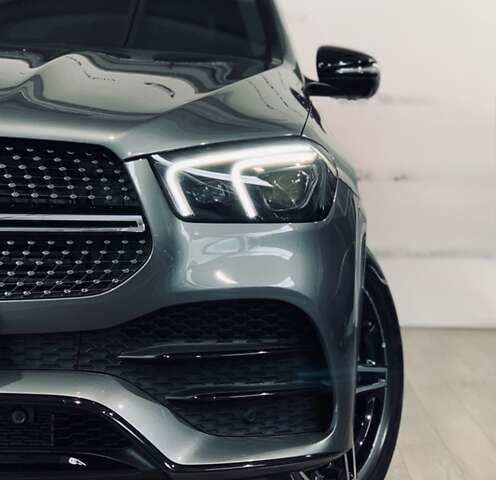 Серый Мерседес ГЛЕ-Класс, объемом двигателя 1.99 л и пробегом 37 тыс. км за 77999 $, фото 2 на Automoto.ua