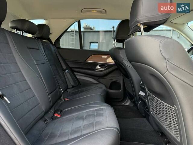 Серый Мерседес ГЛЕ-Класс, объемом двигателя 1.95 л и пробегом 67 тыс. км за 71800 $, фото 66 на Automoto.ua