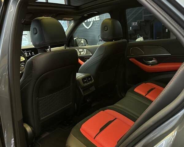 Серый Мерседес ГЛЕ-Класс, объемом двигателя 3 л и пробегом 19 тыс. км за 99999 $, фото 27 на Automoto.ua