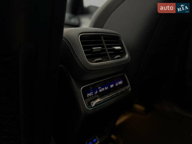 Серый Мерседес ГЛЕ-Класс, объемом двигателя 3.98 л и пробегом 27 тыс. км за 152000 $, фото 22 на Automoto.ua
