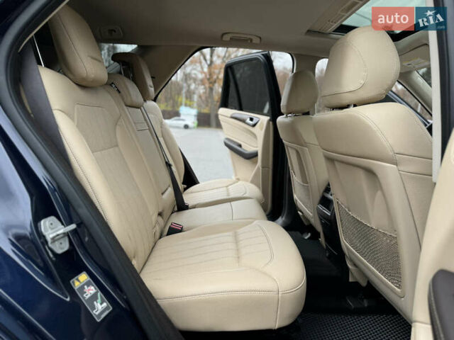 Синий Мерседес ГЛЕ-Класс, объемом двигателя 3.5 л и пробегом 142 тыс. км за 20999 $, фото 61 на Automoto.ua