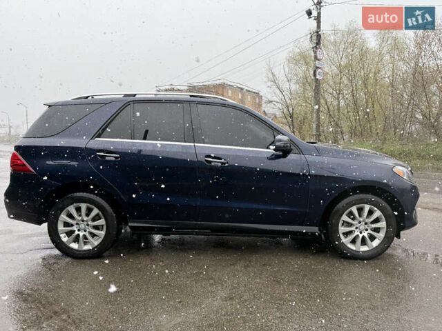 Синий Мерседес ГЛЕ-Класс, объемом двигателя 3.5 л и пробегом 140 тыс. км за 24500 $, фото 4 на Automoto.ua
