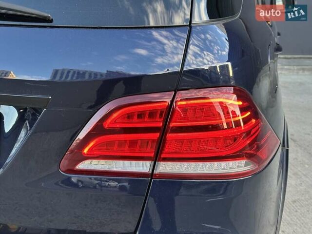 Синій Мерседес ГЛЕ-Клас, об'ємом двигуна 3 л та пробігом 170 тис. км за 29850 $, фото 44 на Automoto.ua