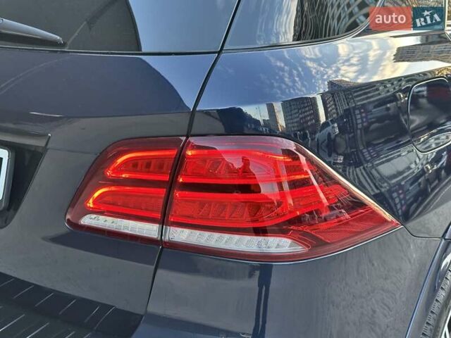 Синій Мерседес ГЛЕ-Клас, об'ємом двигуна 3 л та пробігом 170 тис. км за 29850 $, фото 33 на Automoto.ua