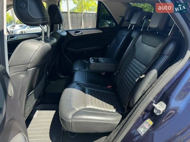 Синий Мерседес ГЛЕ-Класс, объемом двигателя 2.99 л и пробегом 170 тыс. км за 31290 $, фото 9 на Automoto.ua