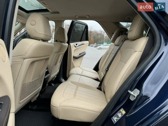 Синий Мерседес ГЛЕ-Класс, объемом двигателя 3.5 л и пробегом 142 тыс. км за 20999 $, фото 58 на Automoto.ua