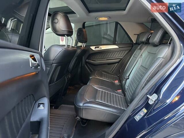 Синій Мерседес ГЛЕ-Клас, об'ємом двигуна 3 л та пробігом 170 тис. км за 29850 $, фото 90 на Automoto.ua