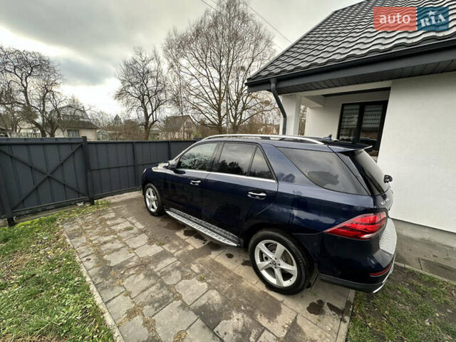 Синий Мерседес ГЛЕ-Класс, объемом двигателя 3.5 л и пробегом 169 тыс. км за 31000 $, фото 1 на Automoto.ua