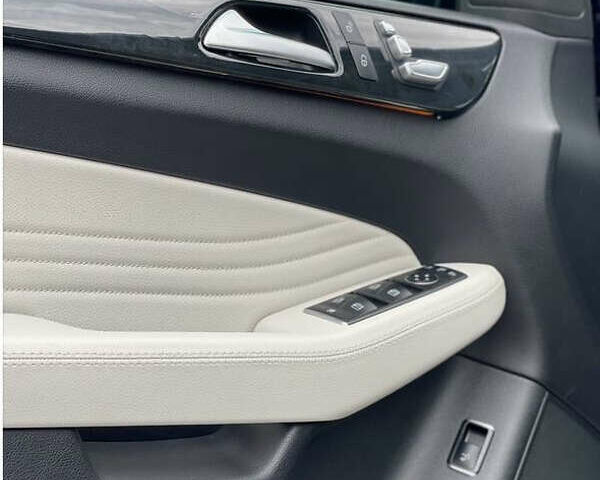 Синий Мерседес ГЛЕ-Класс, объемом двигателя 3 л и пробегом 197 тыс. км за 42000 $, фото 17 на Automoto.ua