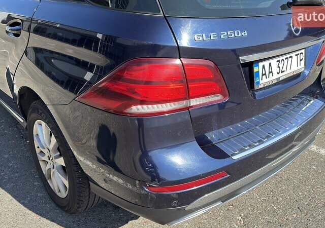 Мерседес ГЛЕ-Класс 2018 в Киеве на Automoto.ua Синий Мерседес ГЛЕ-Класс, объемом двигателя 2.14 л и пробегом 178 тыс. км за 29900 $, фото 12 на Automoto.ua