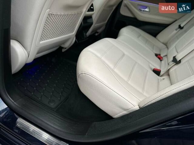 Синий Мерседес ГЛЕ-Класс, объемом двигателя 1.99 л и пробегом 53 тыс. км за 82999 $, фото 49 на Automoto.ua