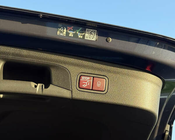 Синий Мерседес ГЛЕ-Класс, объемом двигателя 1.99 л и пробегом 30 тыс. км за 77000 $, фото 21 на Automoto.ua